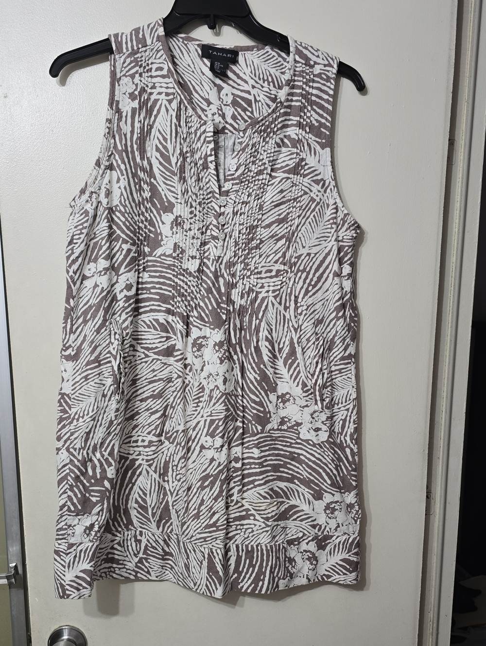 Tahari Taupe and White Floral-Leaf Sleeveless Dress